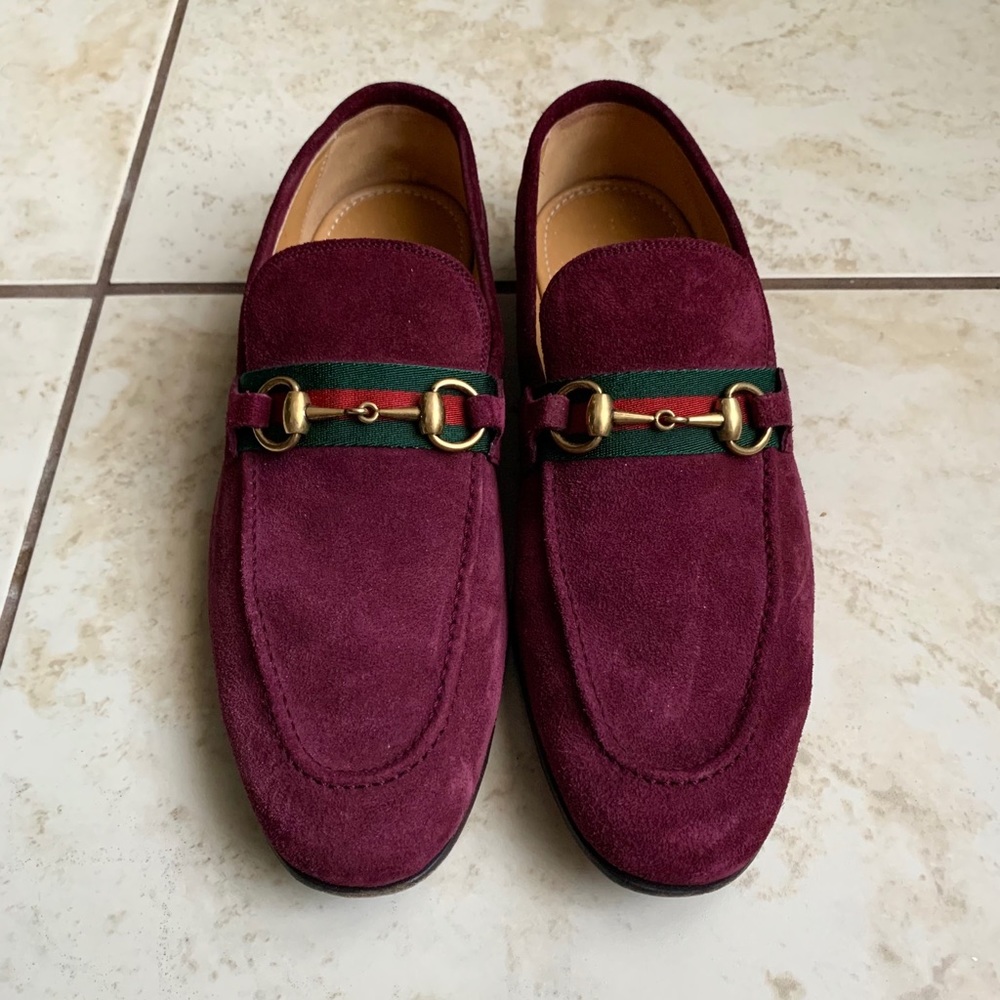 Men’s Gucci burgundy suede loafers